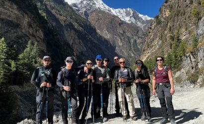Portrait du groupe de patients en ascension au Népal